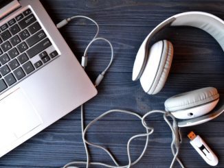 cách kết nối tai nghe với laptop